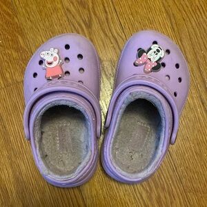 VGUC Light Purple Crocs with Character Charms - Peppe Pig & Minnie Mouse